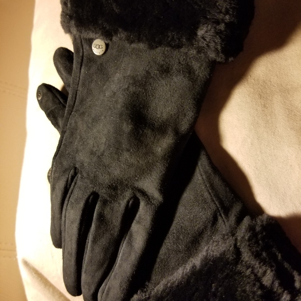 UGG ladies gloves